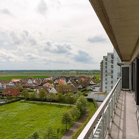 Apartment Huswell - With View & Common Indoor Pool